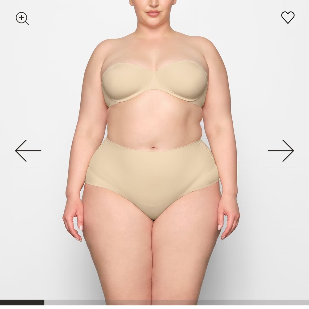 Skims UNLINED STRAPLESS BRA Size 44D